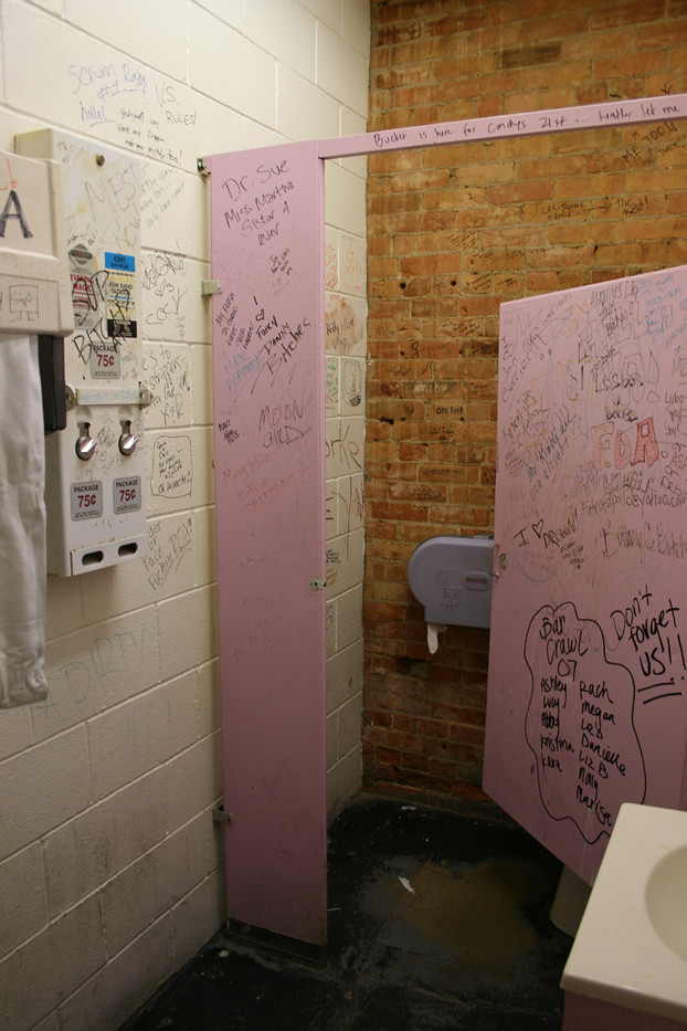 grossbathroom rachel Flickr