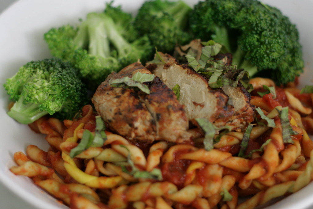 "Chicken" and pasta Seitan chicken, pasta with marinara an… Flickr