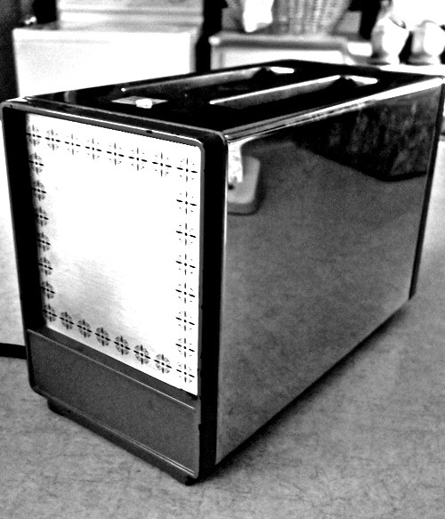 5 toaster Old, cool, madeinAmerica toaster I bought for… Flickr