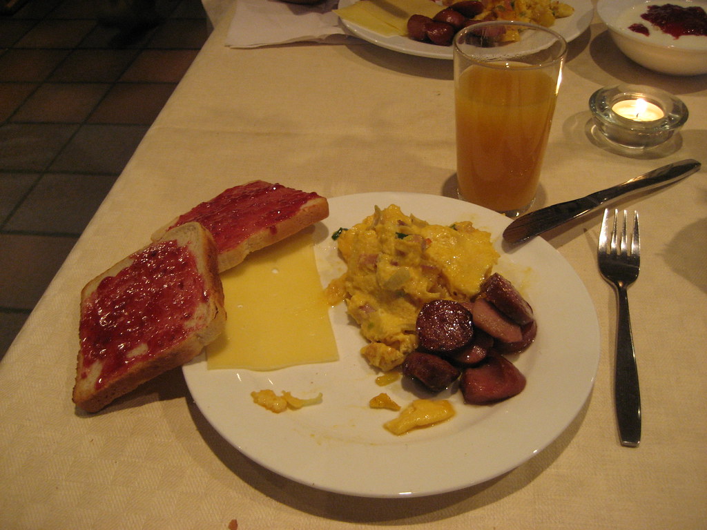 best western breakfast Ricardo SIGNES Flickr