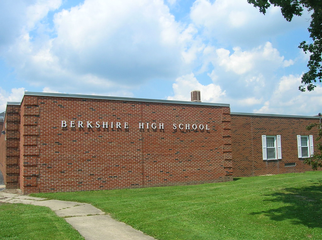 071608 Burton School 2Burton, Ohio Aaron Turner Flickr