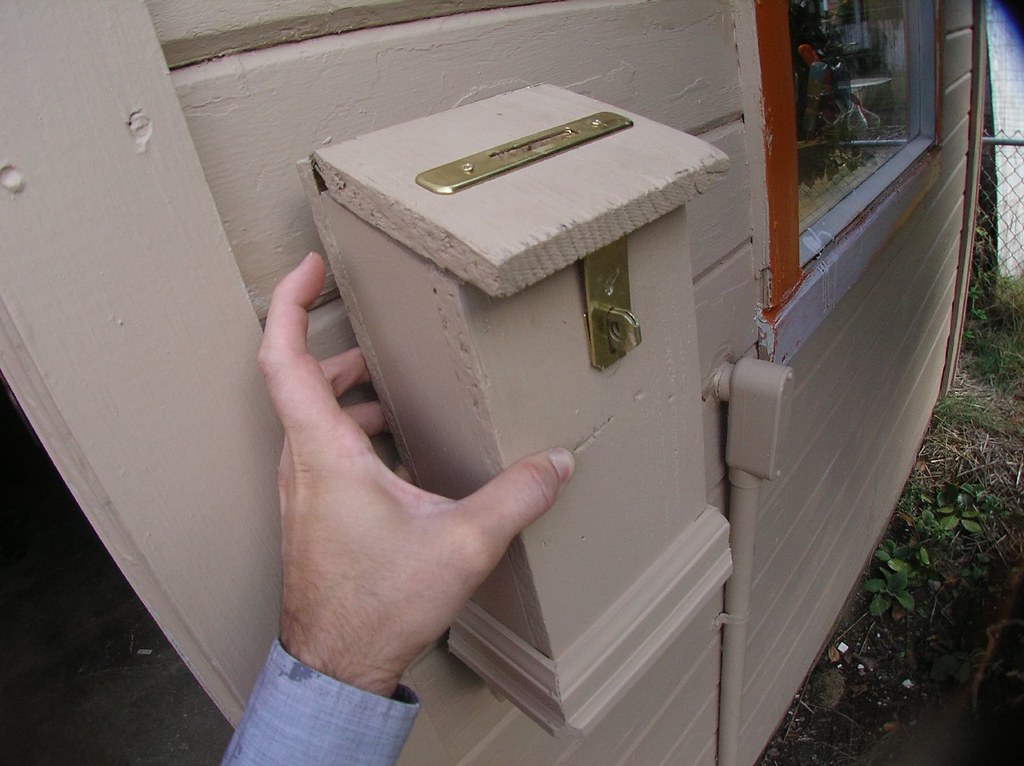 DIY Donation Box main entrance of American Museum of Alas… Flickr