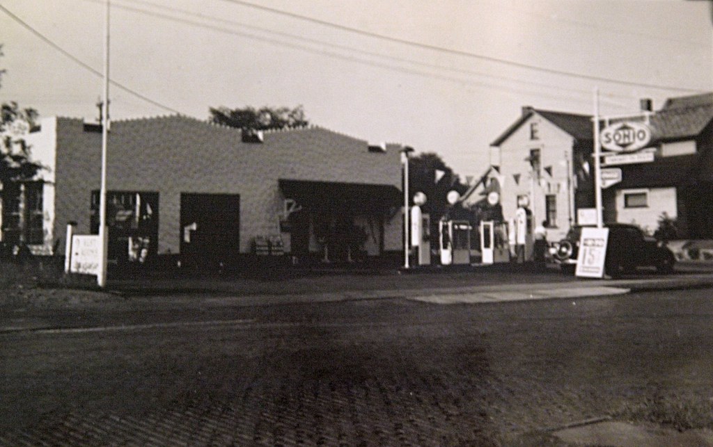 Wiley Byers gas station on Summit St., Warren, OH, 1930s Flickr
