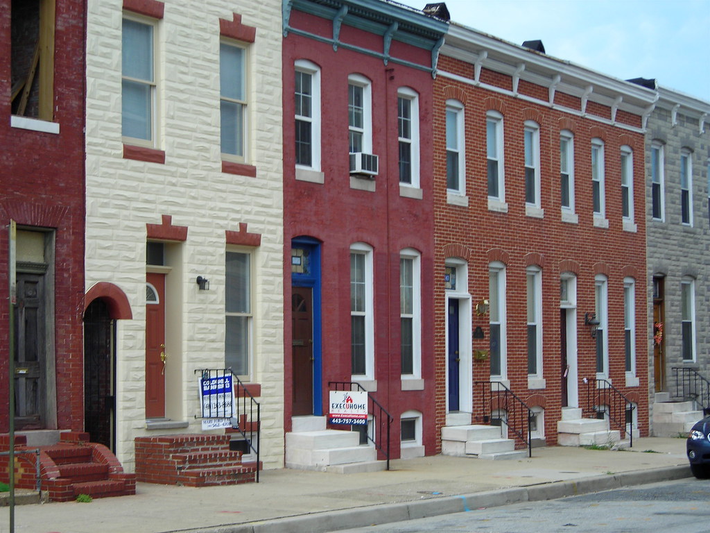 A little walk around Pigtown Row houses Classic Baltimore… Flickr