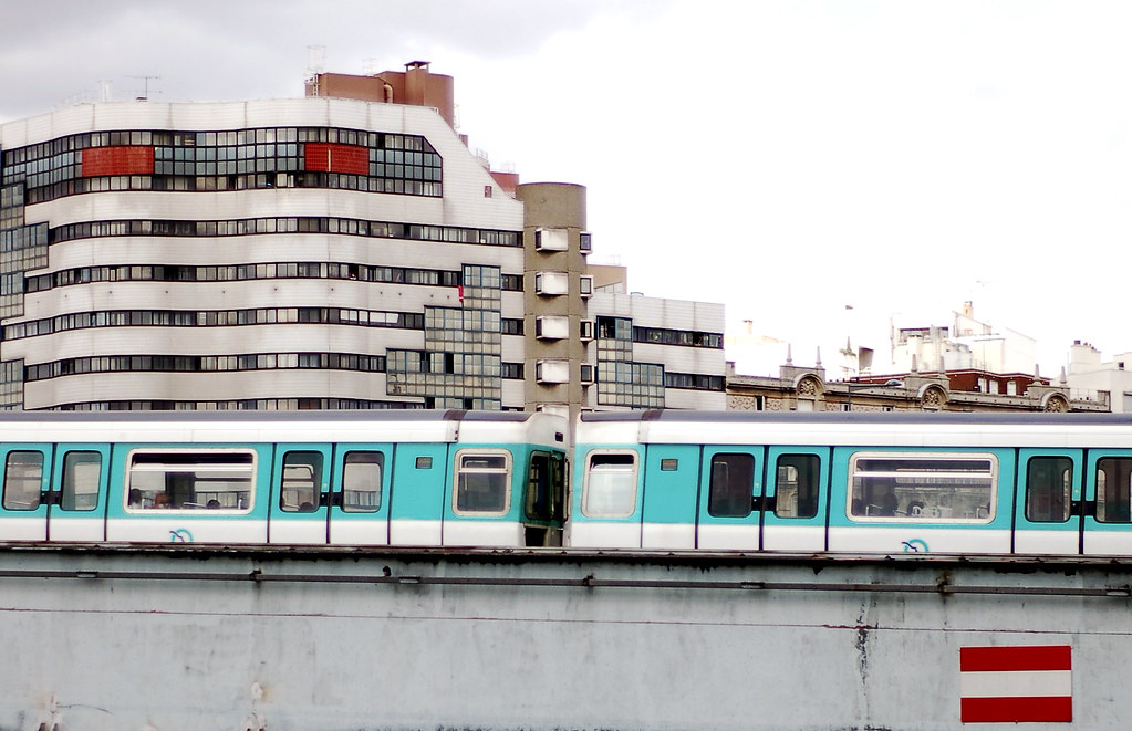 des rectangles Métro 8, pont entre Charenton et MaisonsAl… mOmeNts