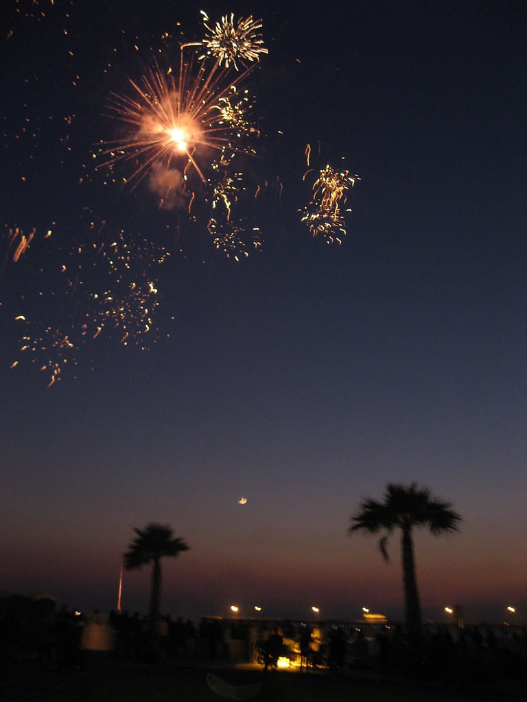 Fireworks, July 4th at Pismo Beach Jonathan Wells Flickr