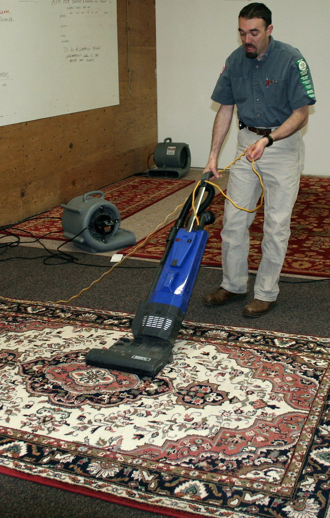 Vacuuming 1 vacuuming after dusting the rug ULTRASTEAM Professional