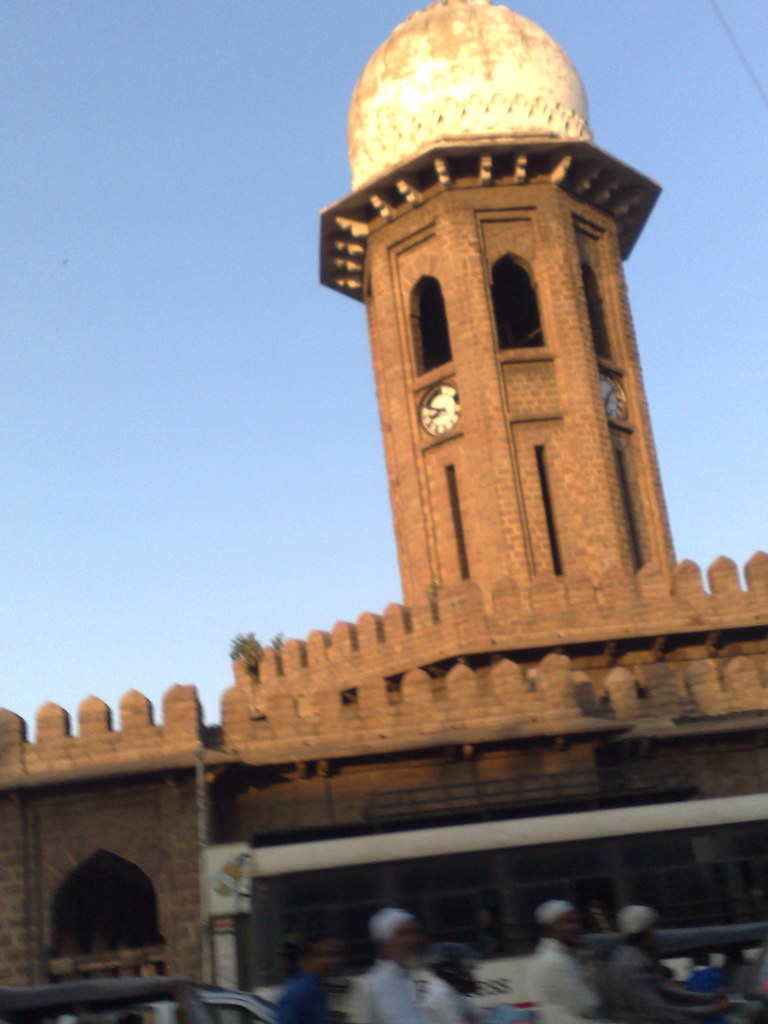 Clock Tower Busy crossing in Hyderabad Dips_C Flickr