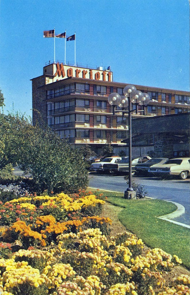 Twin Bridges Marriott Hotel Arlington VA I95 and U.S. 1 William