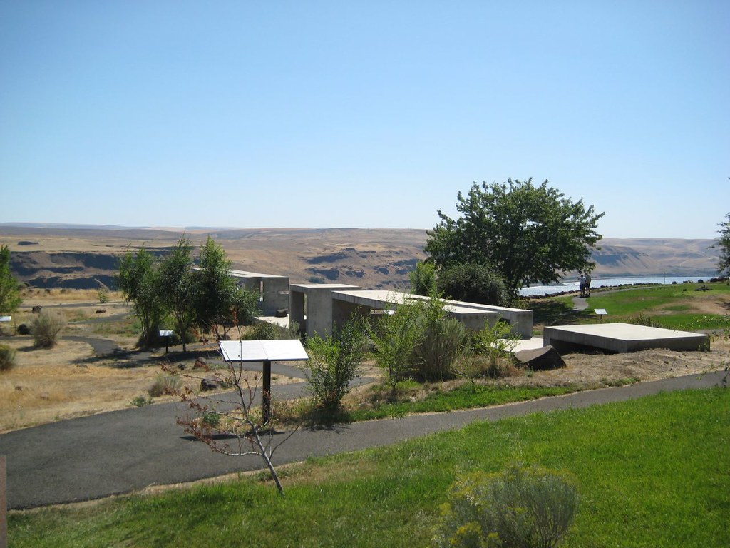 Maryhill Overlook a photo on Flickriver