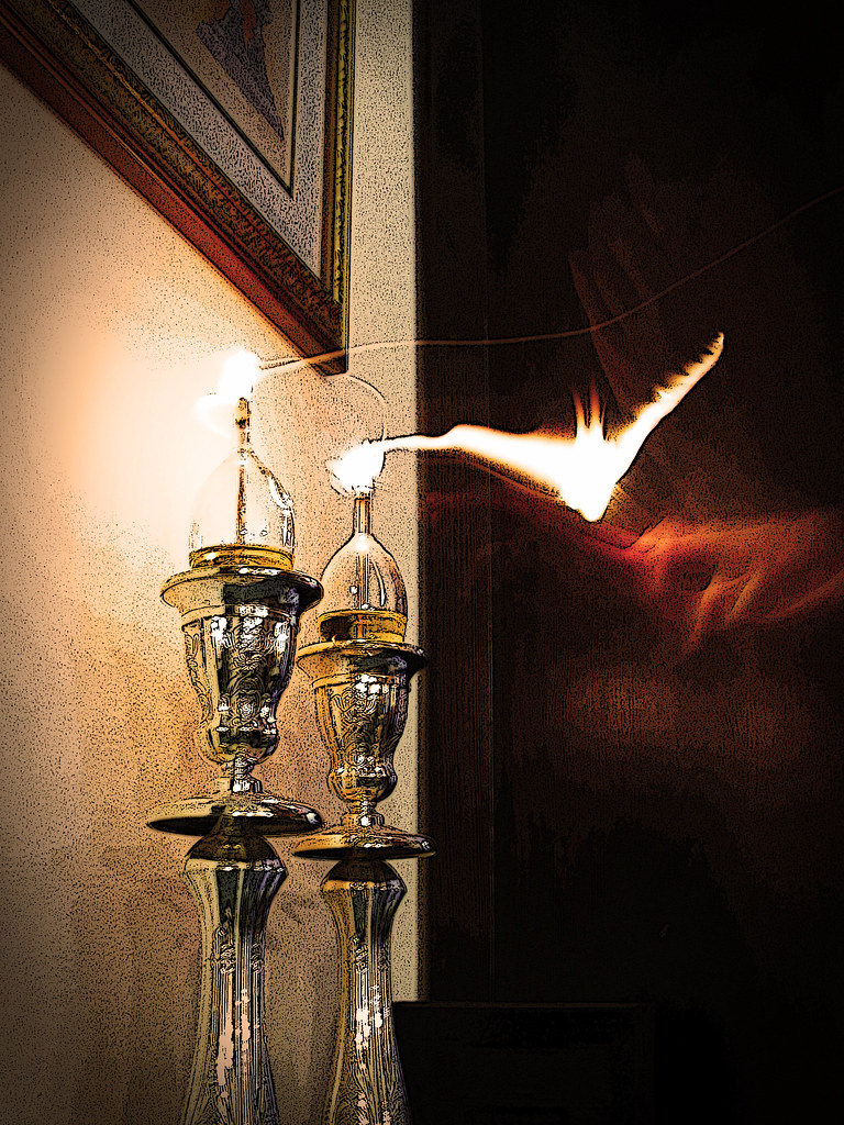 6 Shabbat candles The weekly lighting of the Shabbat cand… Flickr