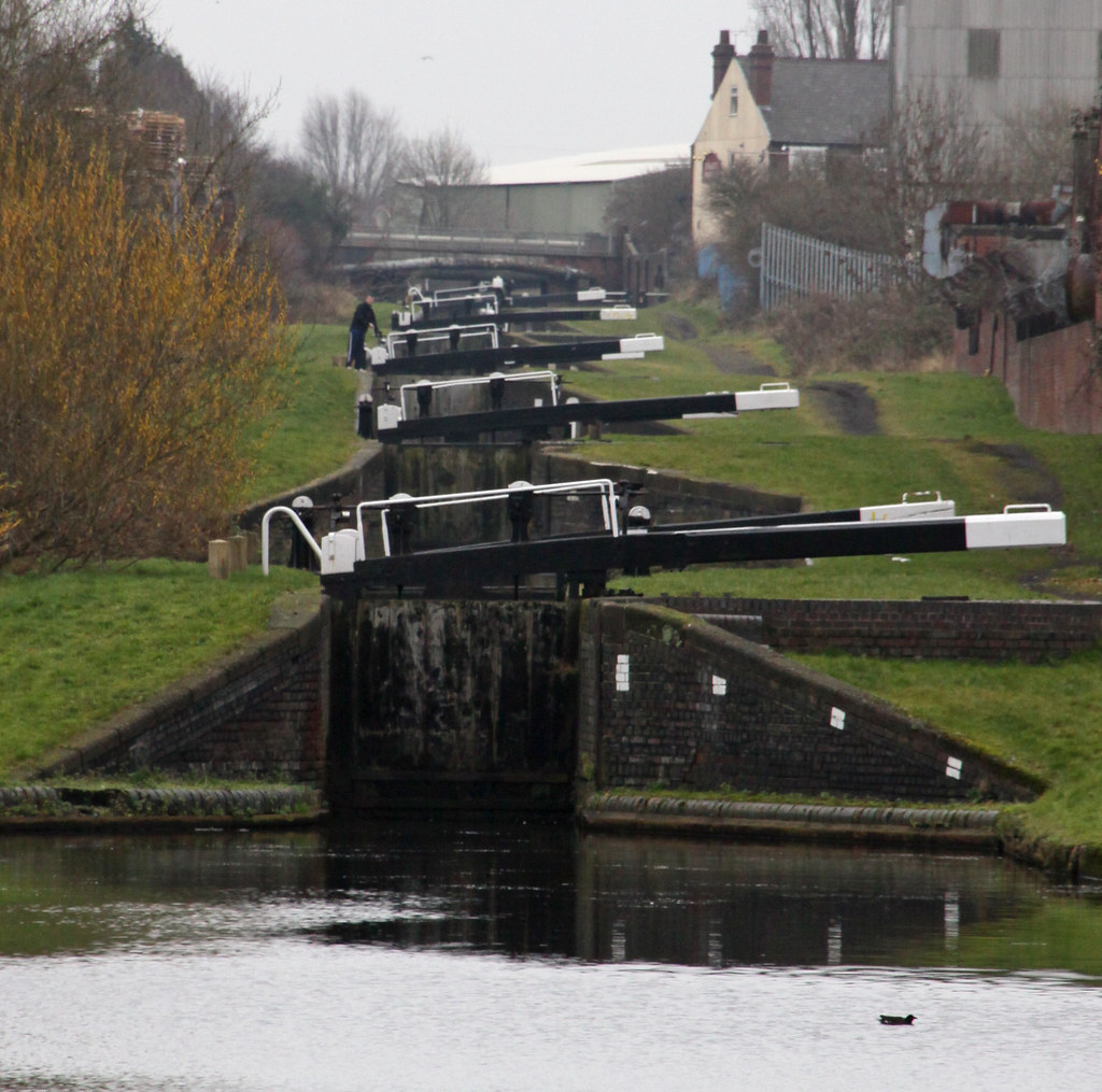 8 Locks_1 Eight Locks in Great Bridge, Sandwell. On a dull… Flickr
