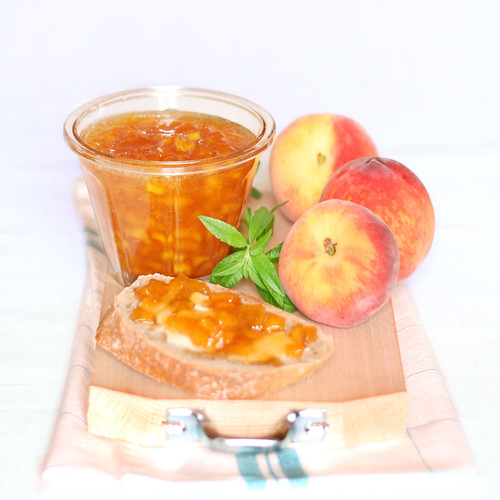 Confiture de pêches à la verveine cakesinthecity.blogspot.… Flickr