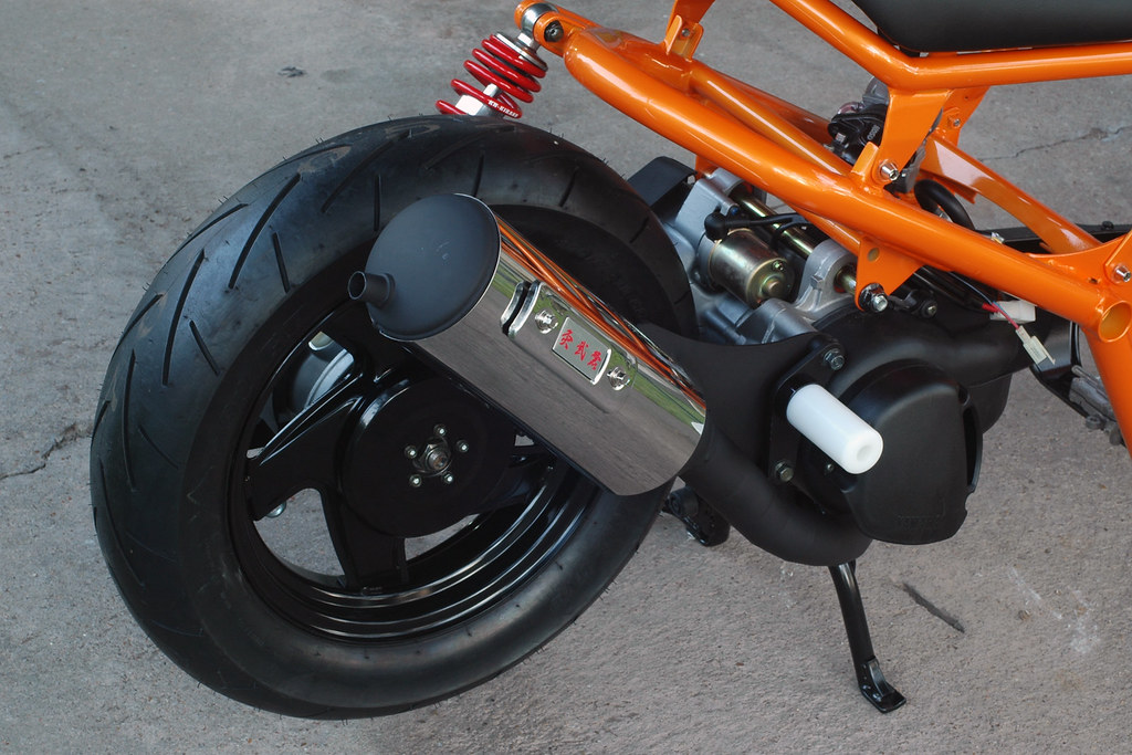 DSC_5571 Honda Ruckus KN Kikaku exhaust and frame slider. Flickr