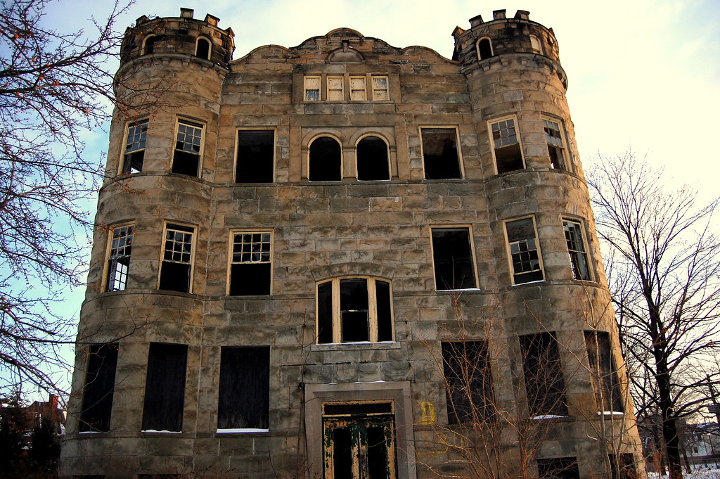 Brush Park Castle Apartment Complex Apartment complex in … Flickr