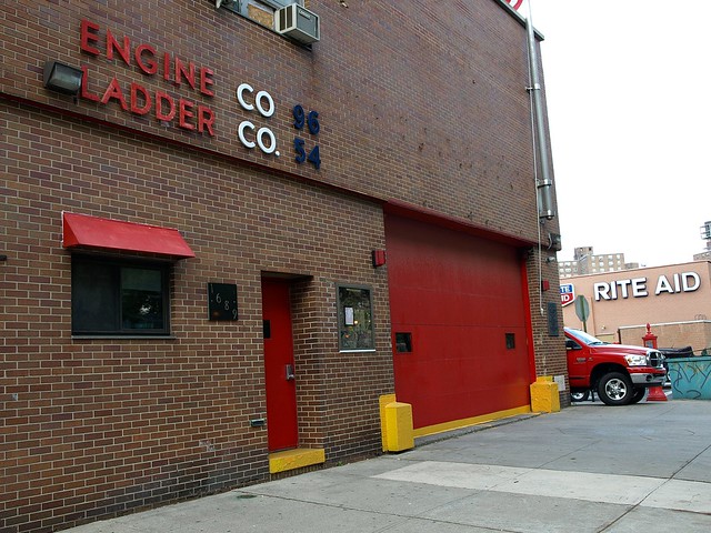 E096 FDNY Firehouse Engine 96 & Ladder 54, Clason Point, Bronx, New