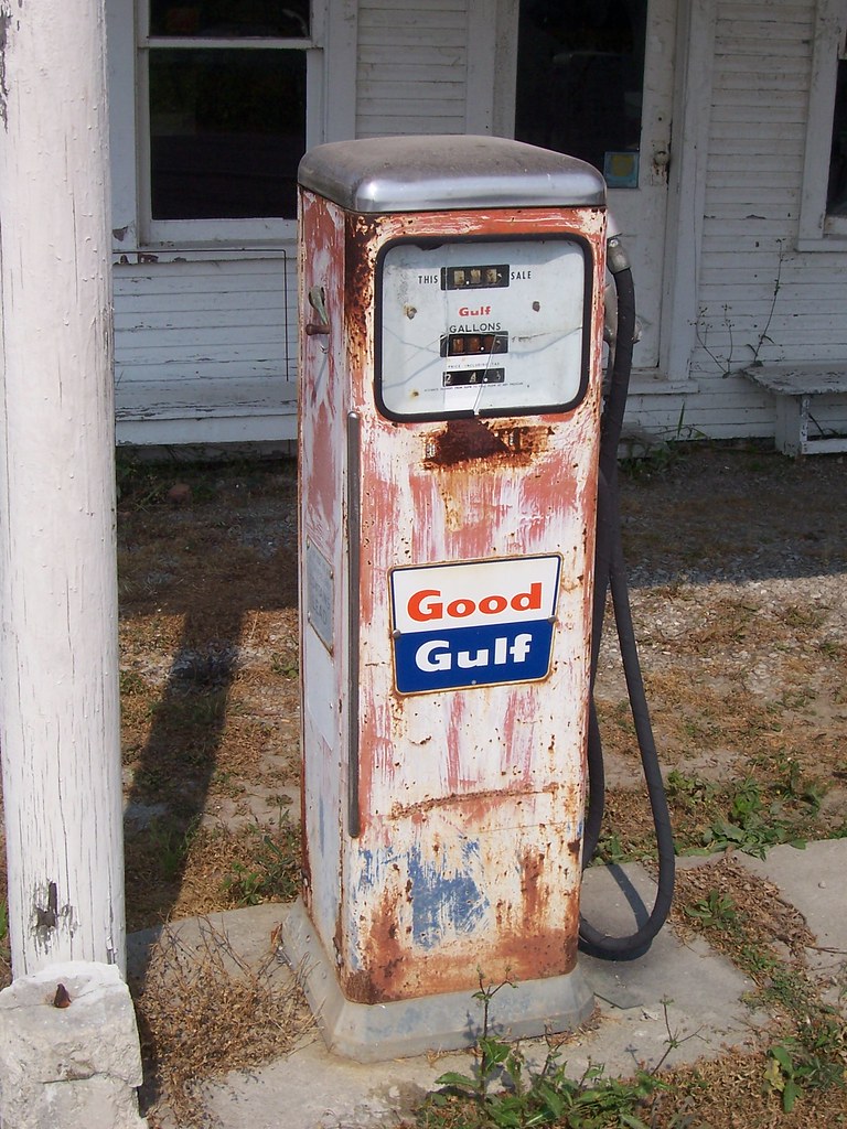 Vintage Good Gulf Gas Pump A neat rusty Good Gulf gasoline… Flickr