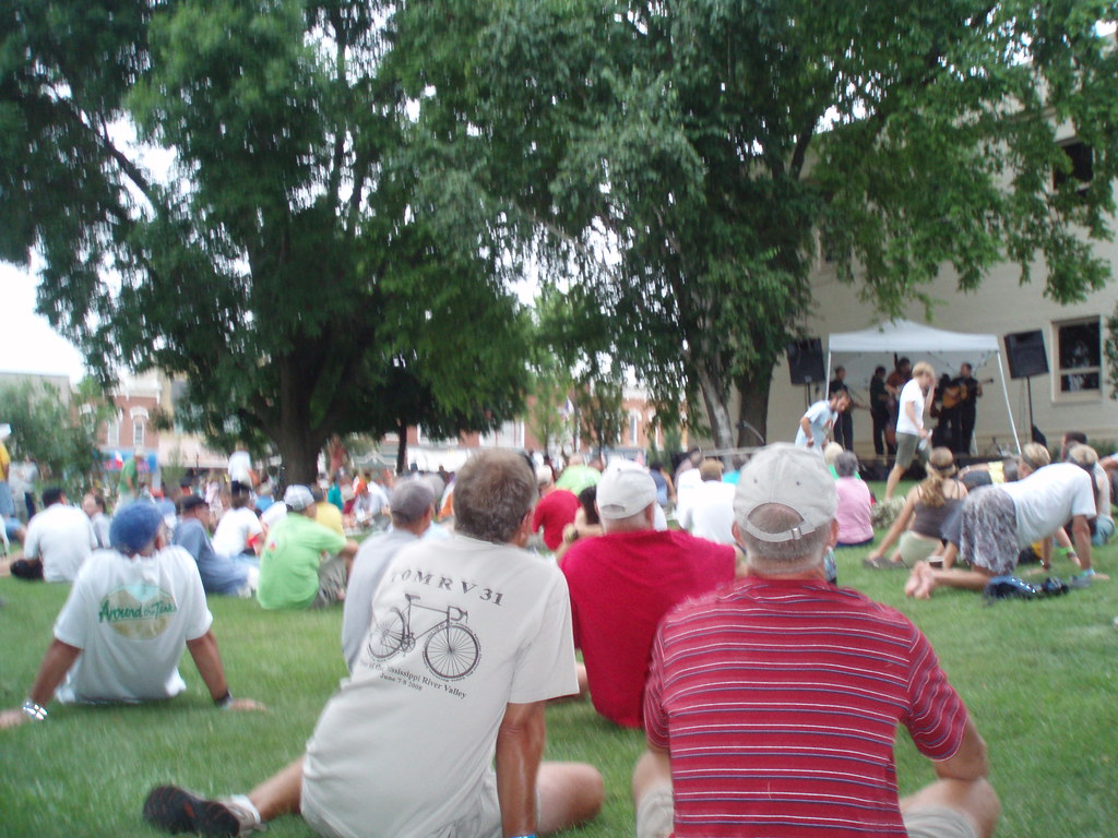 Friday, 07/25 Tipton, Iowa RAGBRAI street scenes Flickr
