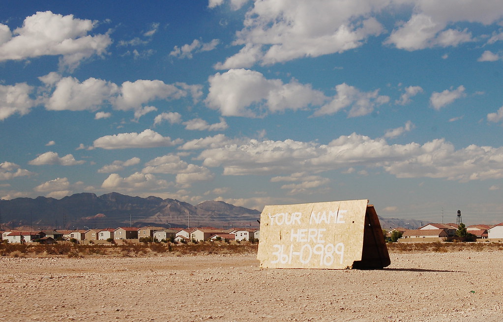 Taken on Jones Blvd, south of Blue Diamond, Las Vegas, NV… Flickr