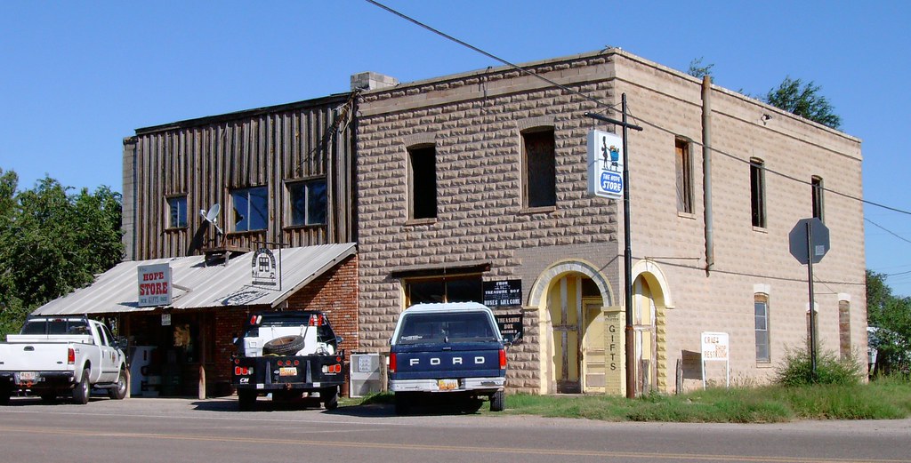 Hope Store (Hope, New Mexico) This little guy is the only … Flickr