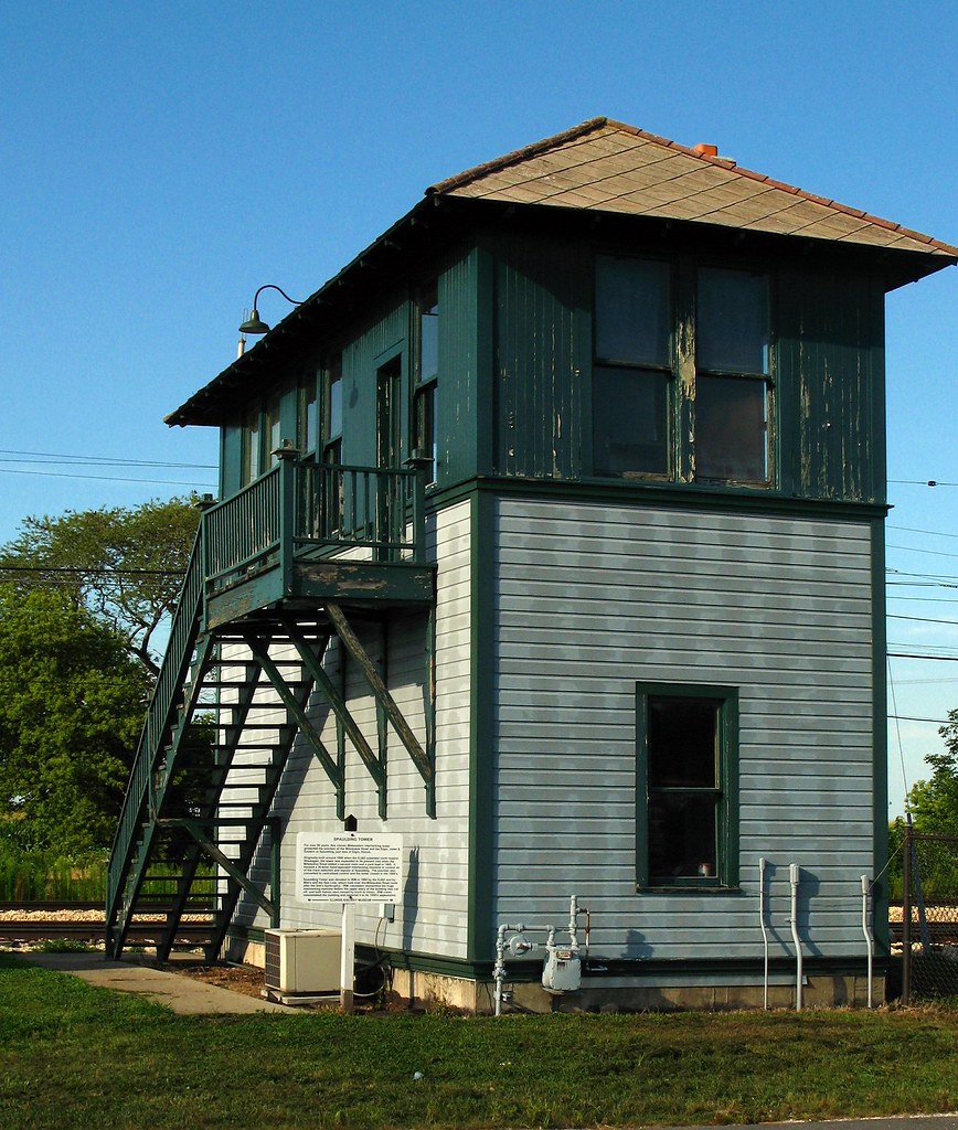 Spaulding Tower Moved from near Elgin, IL Controls all tra… Flickr