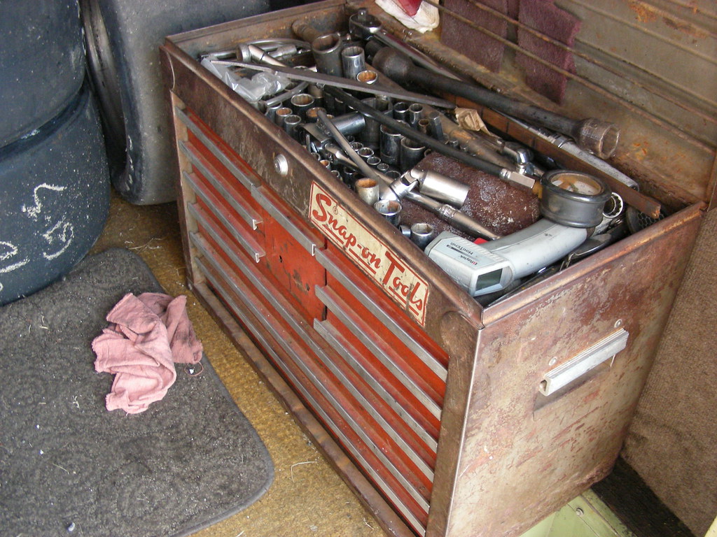 Parking lot pits Snap on tool box John Flickr