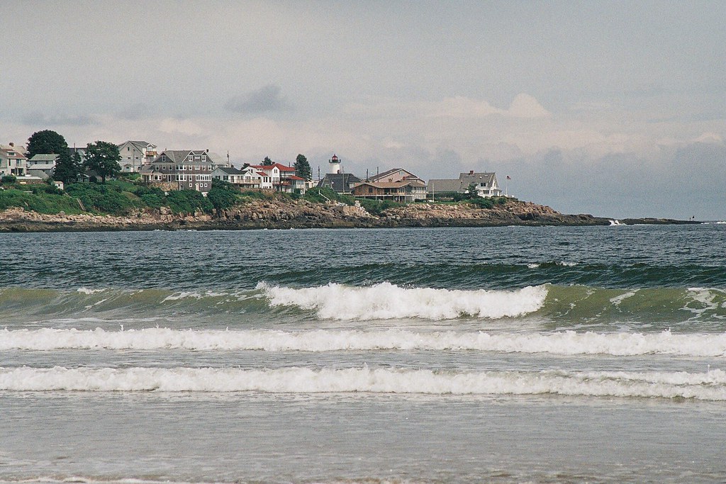 YORK BEACH York Beach in MAine. The Cape Neddick(Nubble) L… Flickr