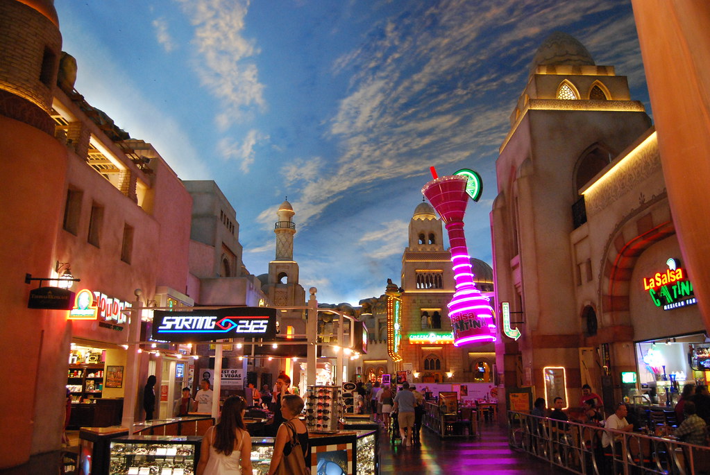 Inside the Miracle Mile Mall at Hollywood Grand Flickr