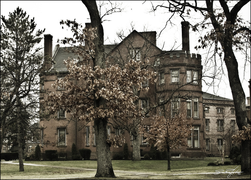 Dec 17 2008 352/366 Old building at Butler Hospital Flickr