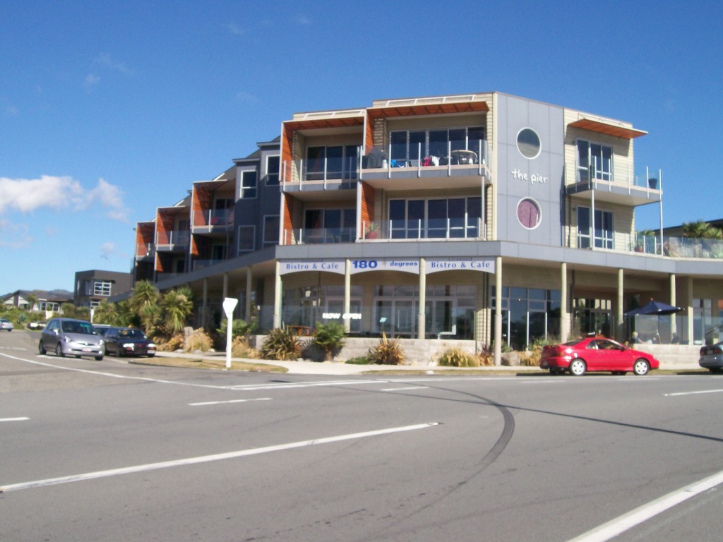 100_3810 Paraparaumu Beach apartments. kegan1 Flickr
