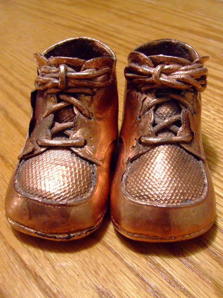 bronzed baby shoes these belong to my mum. i wish my baby … Flickr