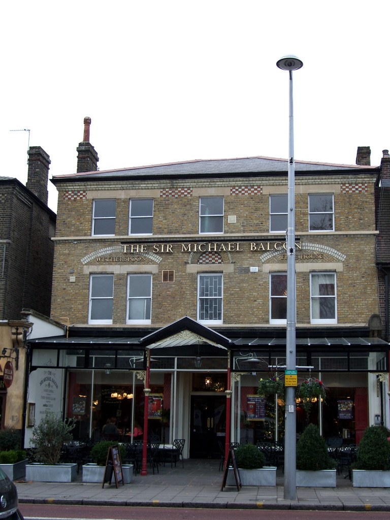 Sir Michael Balcon, Ealing, W5 A former Hogshead is now a … Flickr