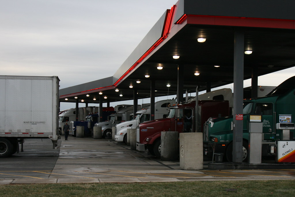 2008_December_023 Flying J, a gas station and truck wash c… Flickr