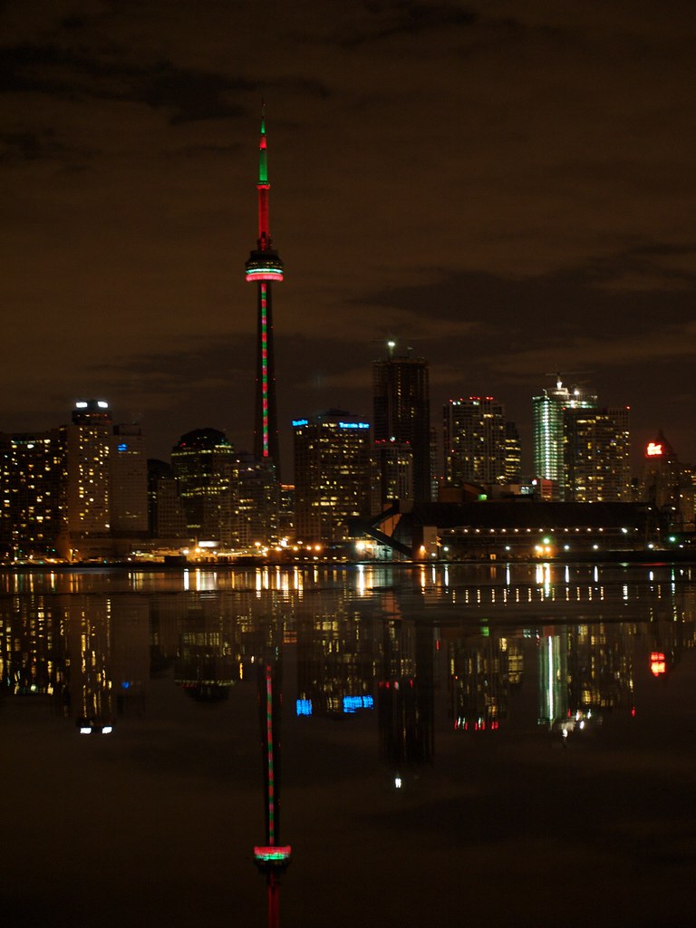 lakeshore of toronto at night toronto waterfront at night … Flickr