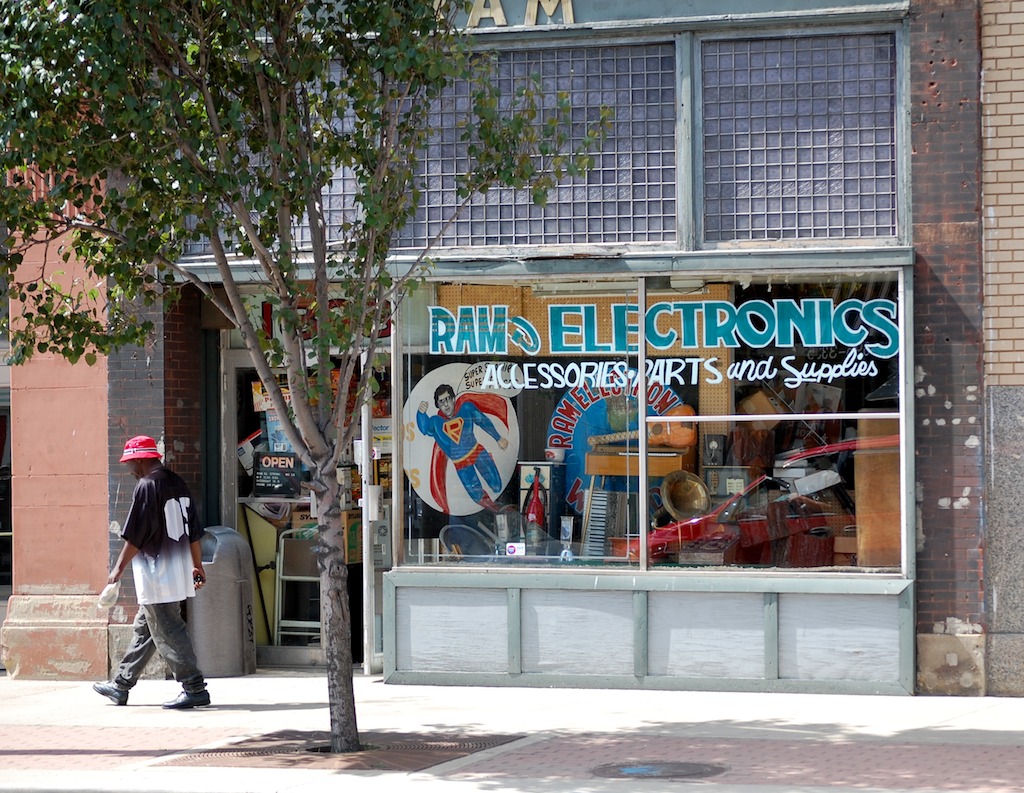 ram electronics Ram Electronics, Cleveland, Ohio. This pla… Flickr