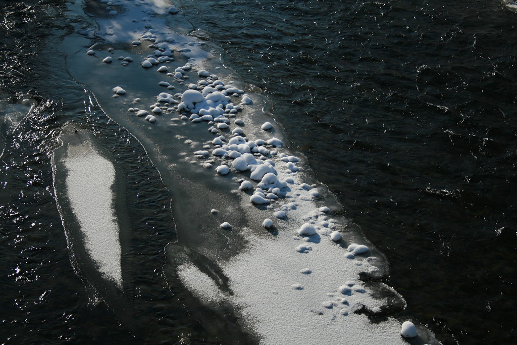 iceonriver Ice forming on the Walla Walla River