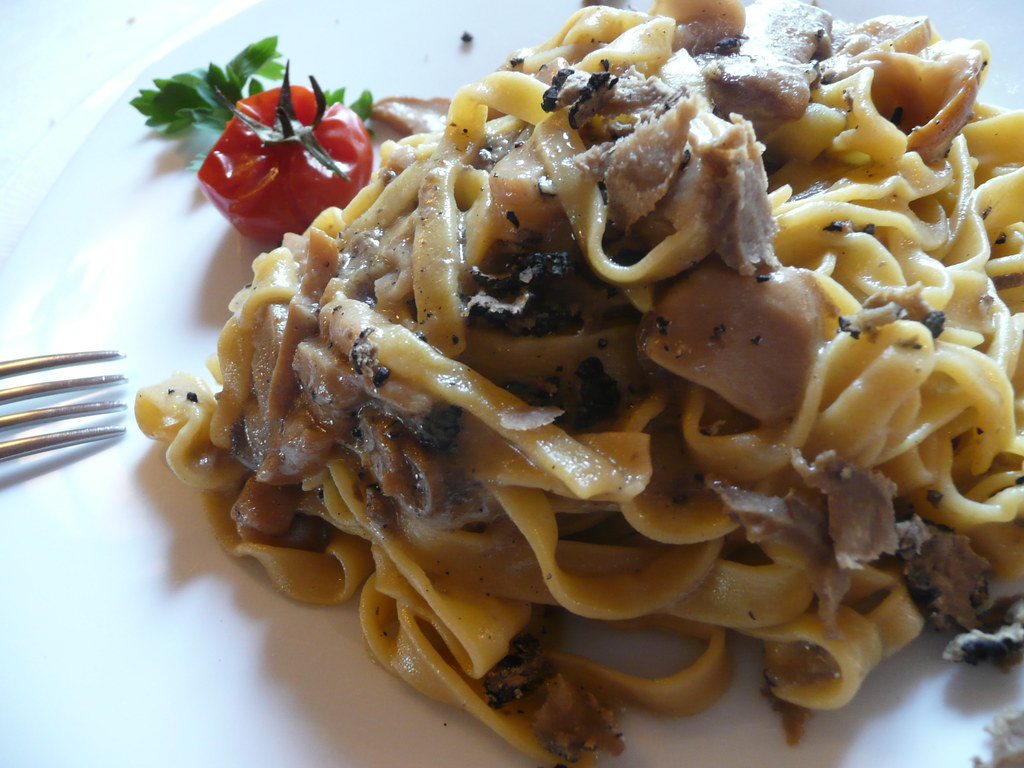 TAGLIATELLE PORCINI E TARTUFO Ingredienti 350 gr. di tagli… Flickr