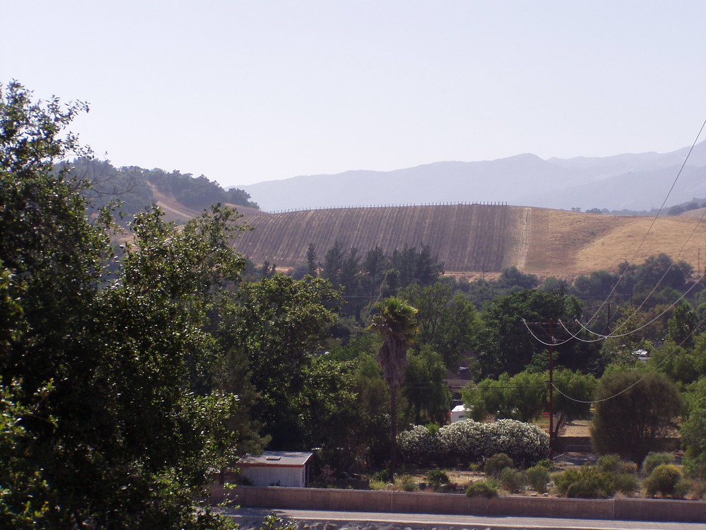 Oak View, CA. The wall and trail in the foreground is one … Flickr