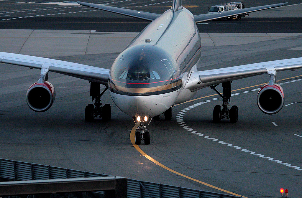 ROYAL JORDANIAN, AIRBUS A340, JYAIC, at JFK, New York, US… Flickr