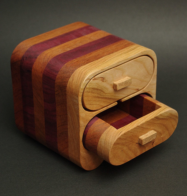 Bandsaw Jewelry Box I made two of these bandsaw boxes, whi… Flickr