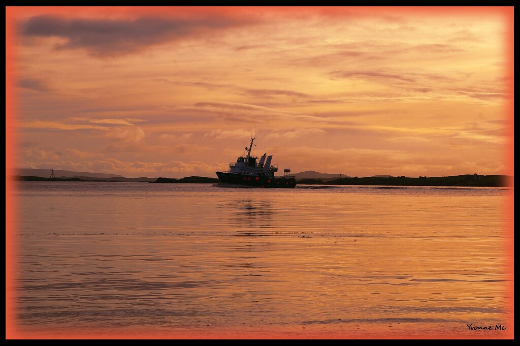 Coming Home Ship (not a wreck this time) sailing home from… Flickr