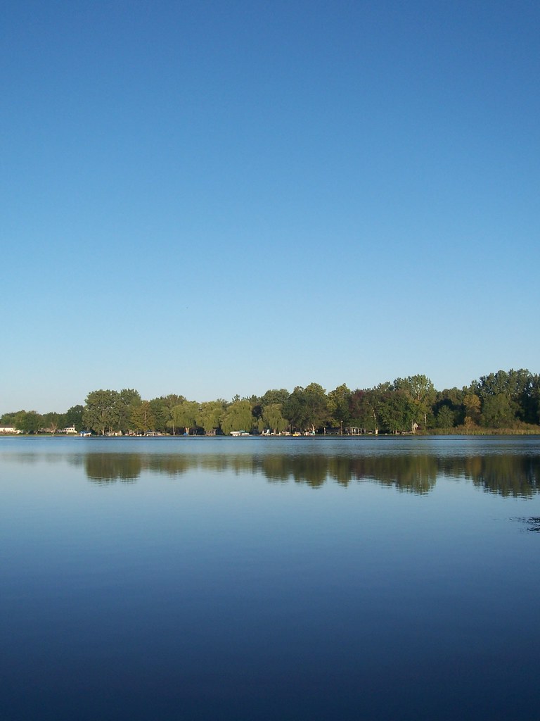 Lake in Coldwater Michigan Looking at Craig Lake in Coldwa… Flickr