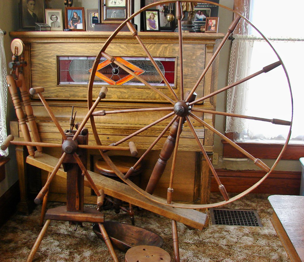 Spinning Wheel & Yarn Winder This spinning wheel and yarn … Flickr