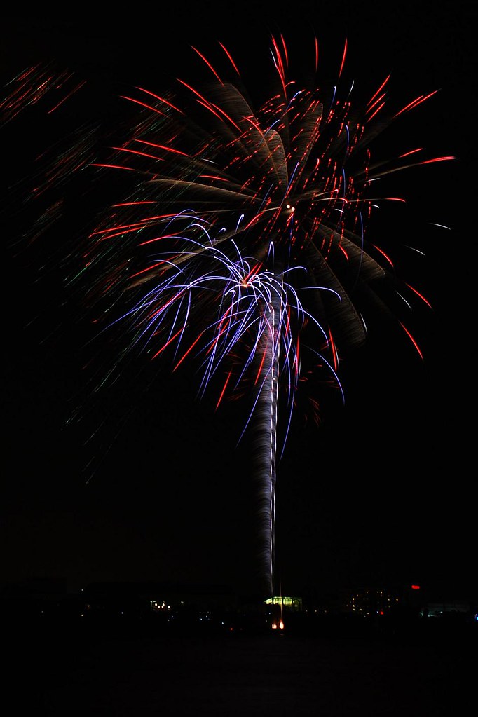 Fireworks on the Mississippi River in Baton Rouge, LA Flickr