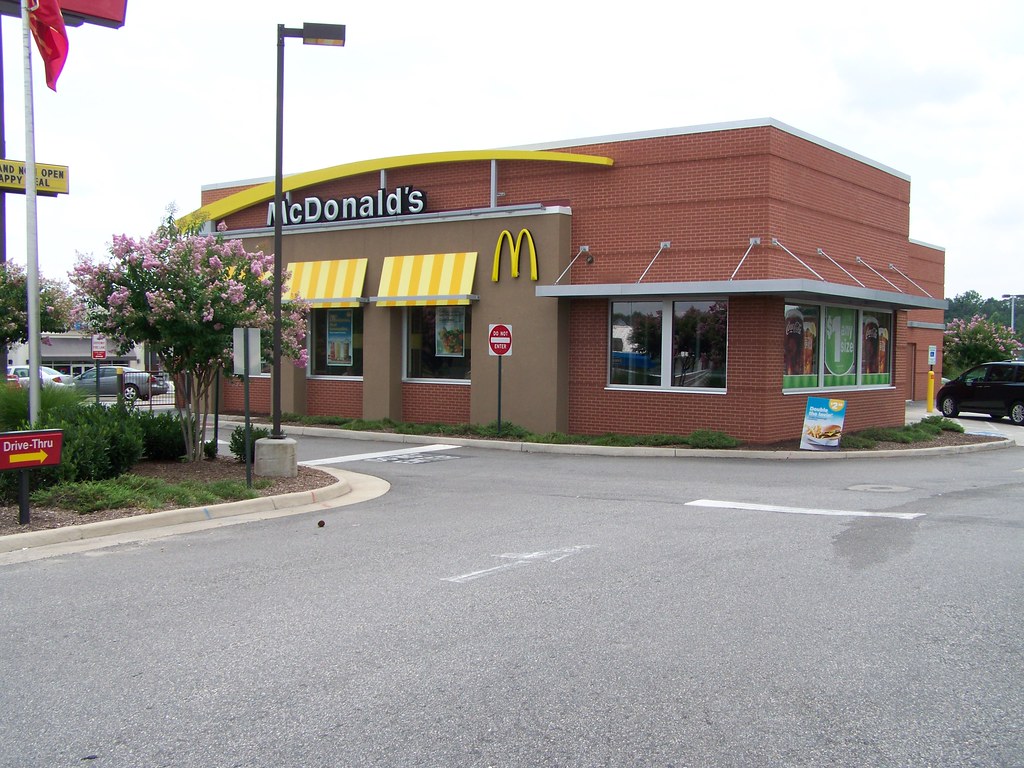 100_8307 12530 Jefferson Davis Highway,Chester, Virginia ncokecan