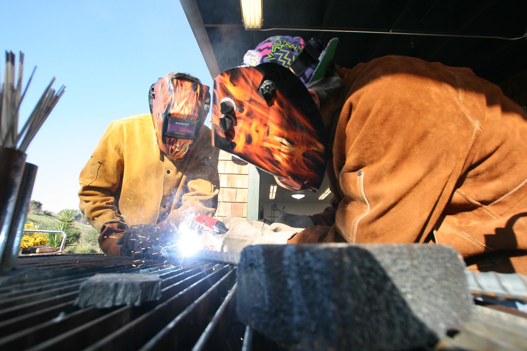 12/6/08 Weld Class Lucinda Lee Katz and Don Alexander lear… Flickr