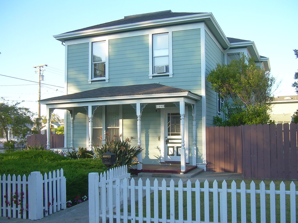Victorian House Santa Clara, California. David Sawyer Flickr