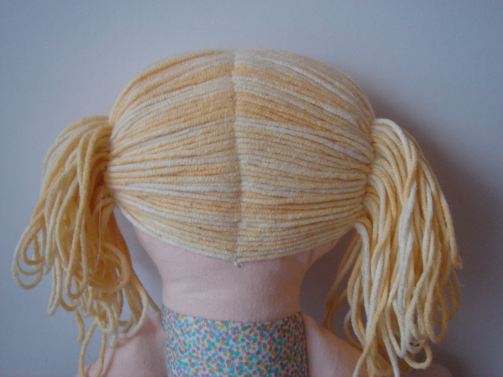 how to make yarn hair a tutorial about yarn hair www.tant… Flickr