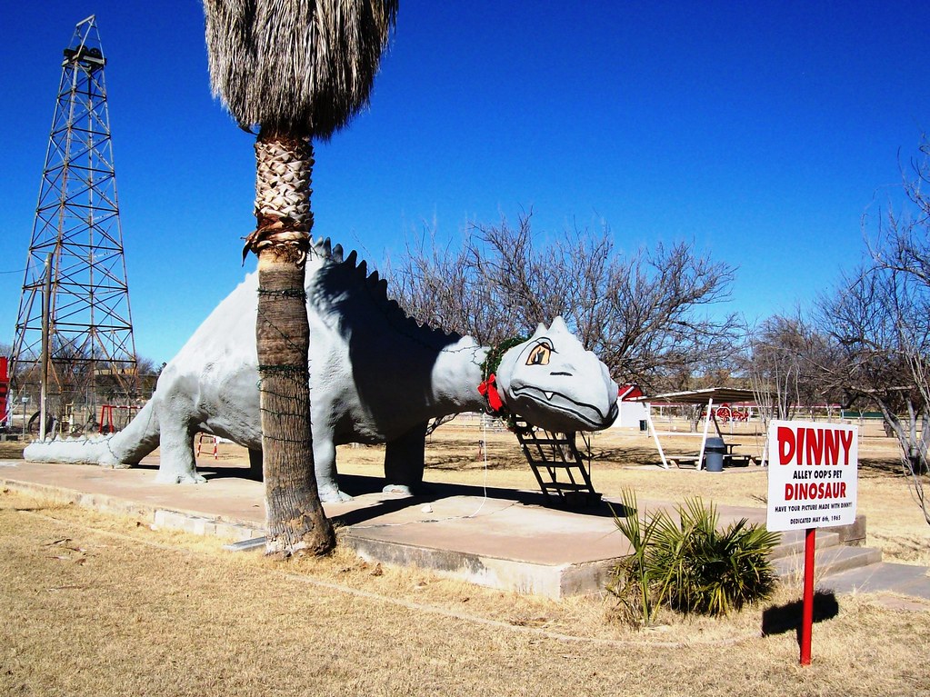 iraan04 Iraan, Texas. Dinny the Dinosaur. At the Alley Oop… Flickr