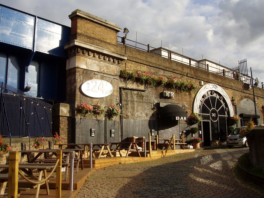Bar 242, Southwark, SE1 A bar near Blackfriars Bridge, whi… Flickr